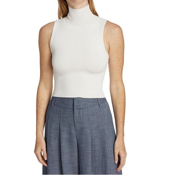 Alice + Olivia Classics neutral colored top in cream - Picture 7 of 7